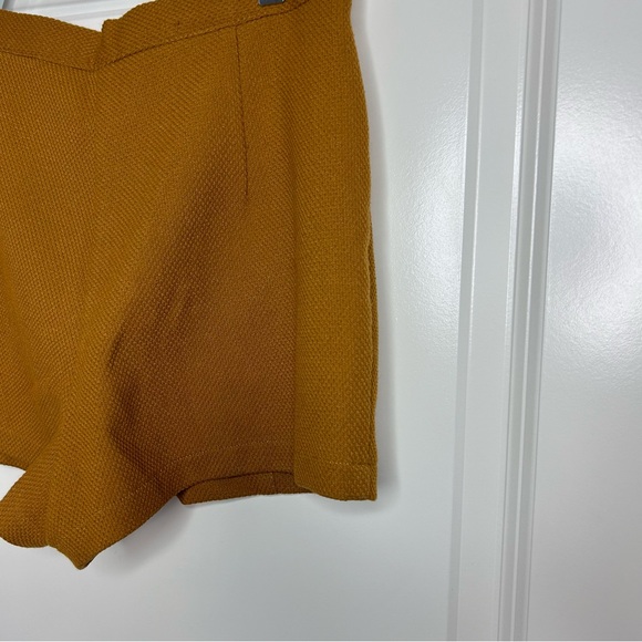 Forever 21 Gold Mustard Yellow High Rise Flat Front Pleated Hot Pants Shorts - Picture 4 of 7